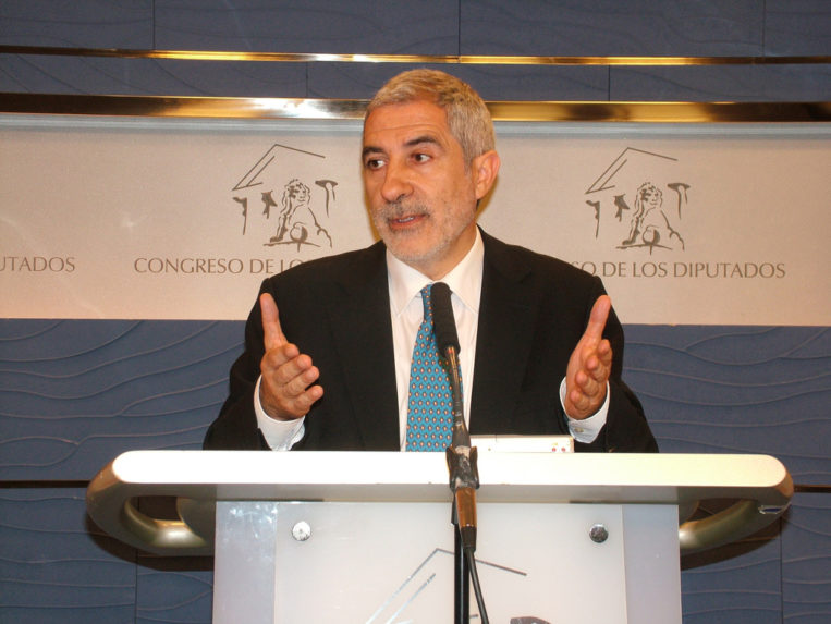 Alberto Garzón sufre la cuádruple escisión liderada por la vieja guardia de IU 2 Moncloa Garzón