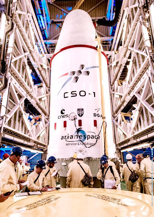 Francia lanza su nueva generación de satélites espía sin contar con España 1 Moncloa satélite espía CSO