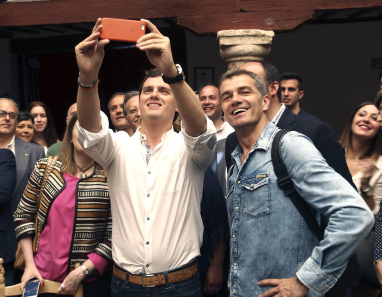 Rivera despejará su bancada para intentar ganar las autonómicas con Cantó y Felisuco