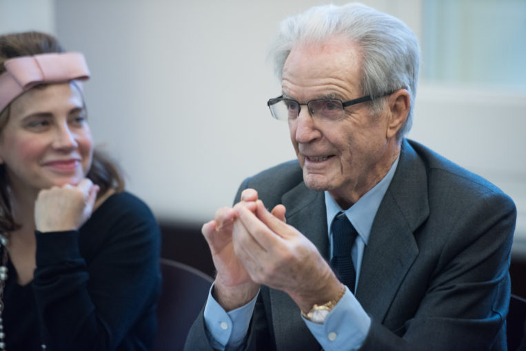 Las auditoras del caso BBVA cobraron en el pasado de Francisco González 2 Moncloa bbva fg