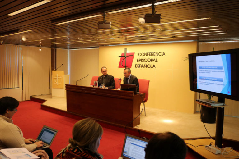 Los obispos tienen guardados más de 70 millones del IRPF de la Iglesia sin repartir Los obispos tienen guardados más de 70 millones del IRPF de la Iglesia sin repartir