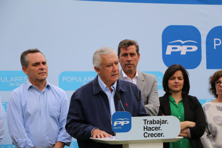 Javier Arenas, toda una vida sobreviviendo en el PP de Andalucía