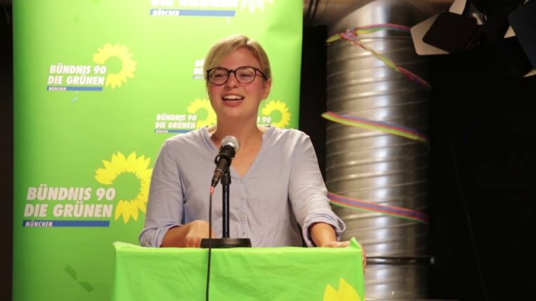 Los argumentos de Iglesias contra IU en 2015 se le rebelan: Errejón y los 'bobós' 2 Moncloa Iglesias