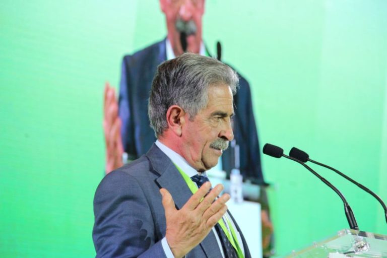 Vox facilitará con su abstención que Revilla sea presidente de Cantabria