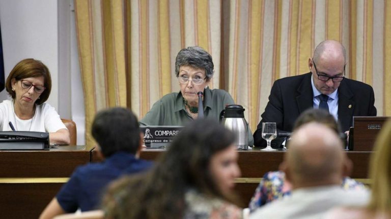 Los motivos por los que Rosa María Mateo se está quedando sola en RTVE