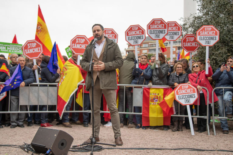Abascal sólo dejará entrar a los afiliados más antiguos a la asamblea general de Vox