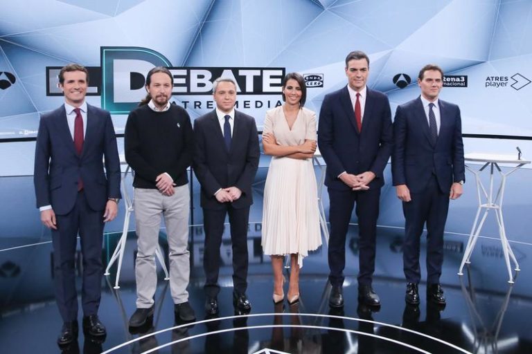 Sánchez y Casado piden concentrar el voto tras el debate Sánchez y Casado piden concentrar el voto tras el debate