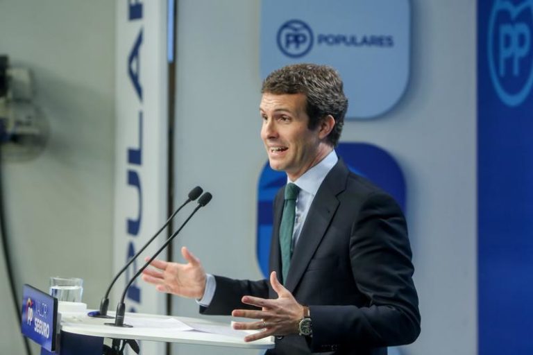 Casado y Rivera siguen su tira y afloja antes de los comicios del 26M