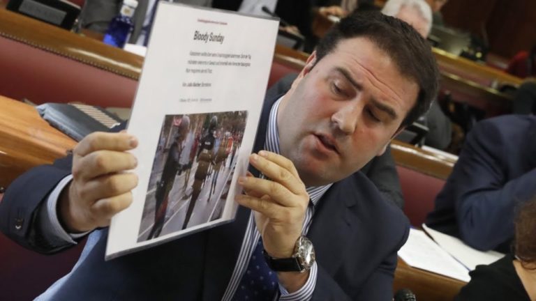 EH Bildu apuesta por Jon Iñarritu, el senador que se atreve contra doña Letizia EH Bildu apuesta por Jon Iñarritu, el senador que se atreve contra doña Letizia