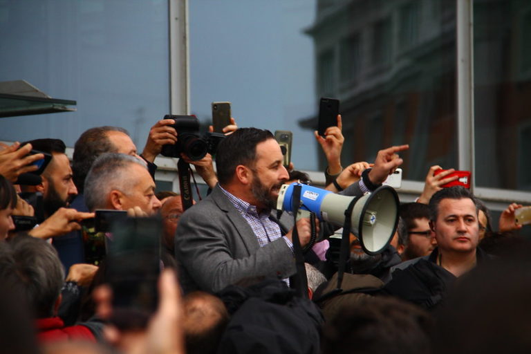 Vox se vuelca en Galicia para vengarse de los desprecios de Núñez Feijóo Vox se vuelca en Galicia para vengarse de los desprecios de Núñez Feijóo