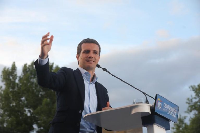 Ciudadanos y PP mantienen su lucha por liderar la derecha tras el 26M
