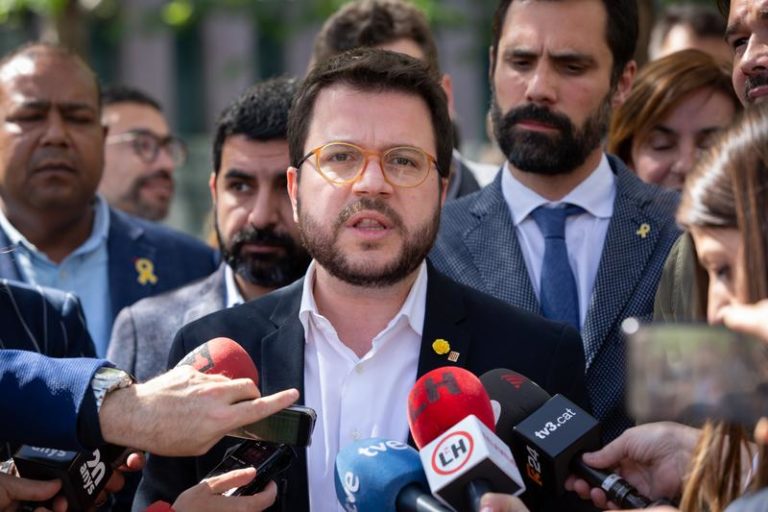 Los separatistas quieren que Iceta visita a los «presos políticos»