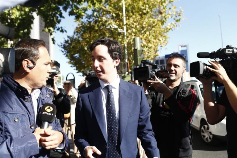 La Fiscalía pide 7 años de cárcel para el ‘pequeño Nicolás’ por usurpación, falsedad y cohecho