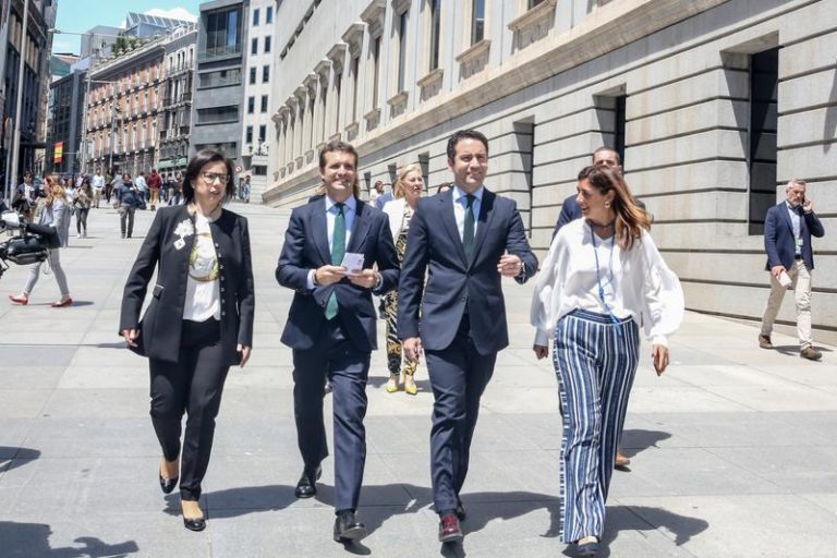 Casado: «Se ha humillado a la democracia española»