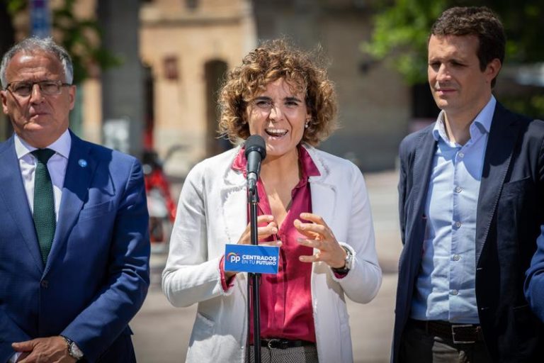 Montserrat dice que Sánchez dará un ministerio a Iglesias