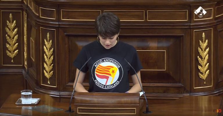 ‘Pasarela Congreso’: desfile de camisetas transgresoras