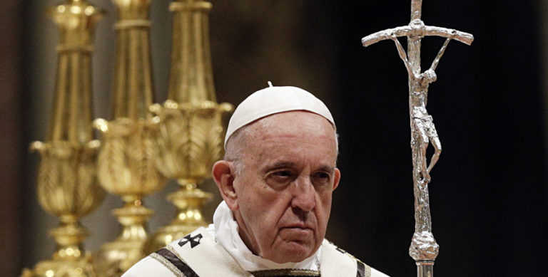 Jesuitas y ‘podemitas’, los que le dicen al Papa Francisco que «no hay paz»en España