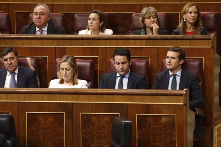 El PP exige revisar «una por una» las fórmulas de acatar la Constitución