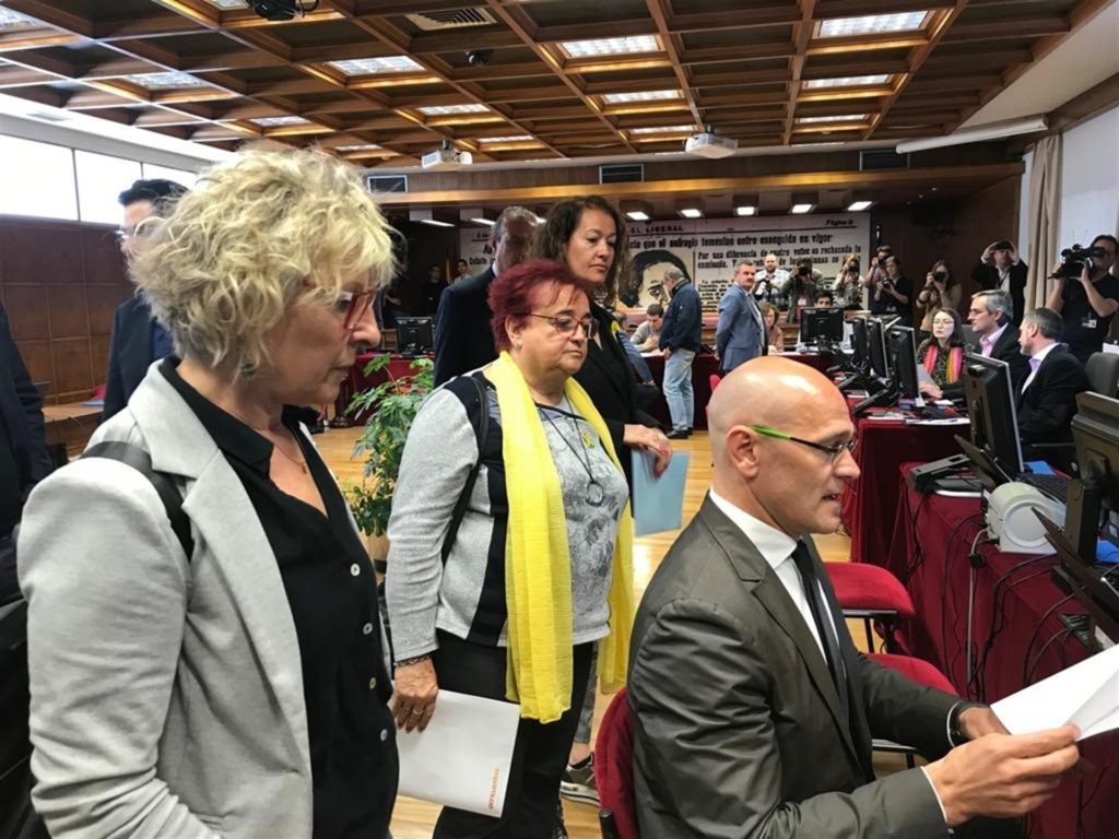 La primera solicitud del PP a la Cortes será la suspensión de los parlamentarios presos 1 Moncloa suspensión parlamentarios presos