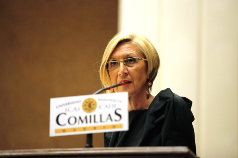 Los siete guiños que Rosa Díez le ha hecho a Vox en Twitter