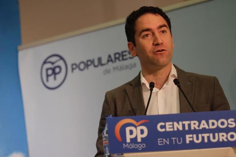 El PP emplaza formalmente a Cs y Vox a una reunión