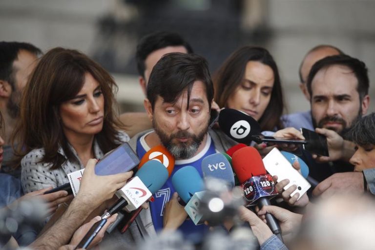 Mayoral ataca al PSOE por buscar apoyos sin dar nada a cambio