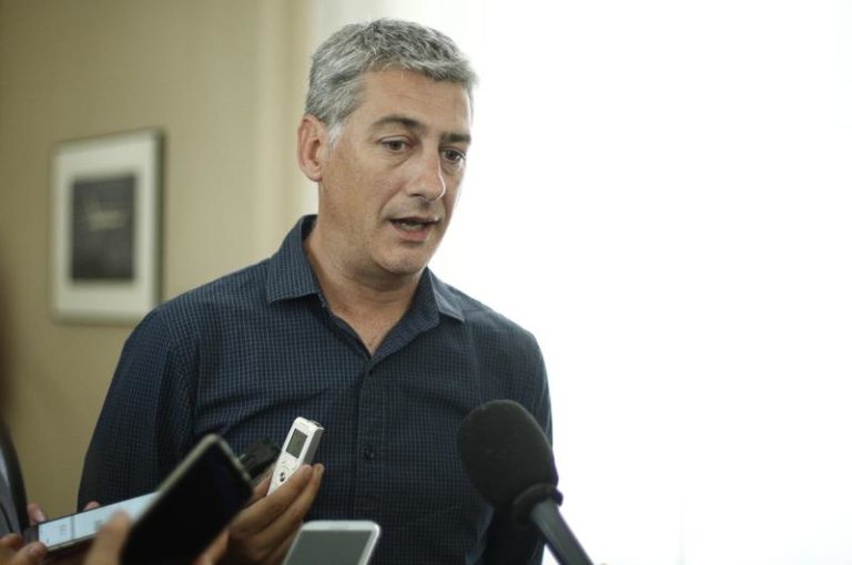 Bildu exige una reunión a Sánchez y critica que tenga más reparos que el Rey