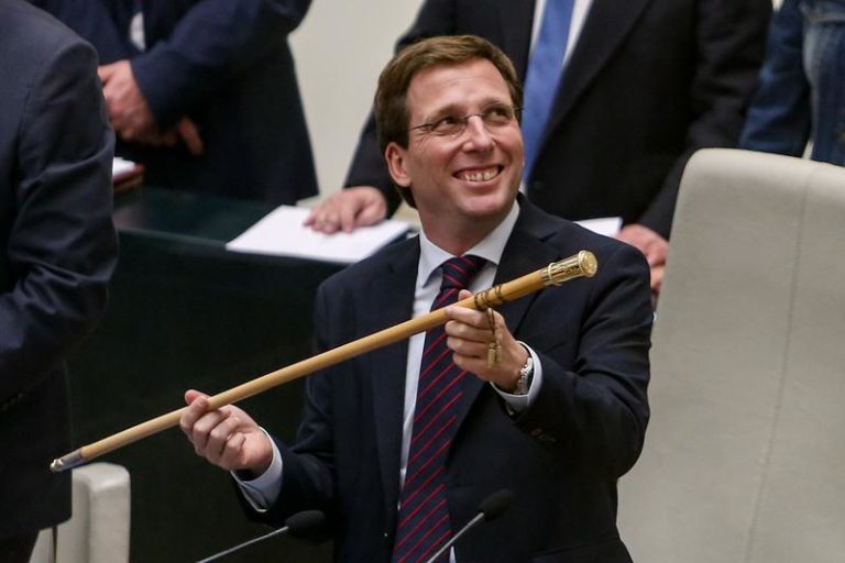 PP baja de 21 a 13 capitales de provincia, PSOE suma tres, hasta 20, y Cs se hace con tres