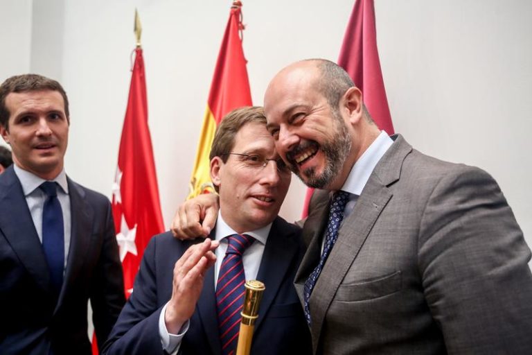 Almeida confirma juntas de distrito para Vox y estudia cederle Madrid Calle 30