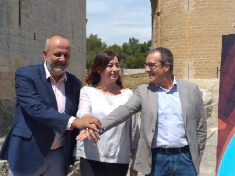 La izquierda formaliza su pacto para que Armengol gobierne en Baleares