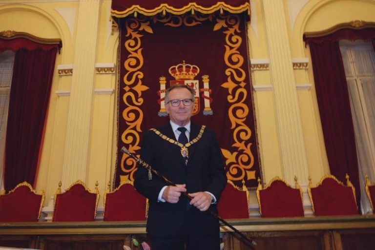 PP y Vox inician una guerra contra De Castro (Cs), presidente de Melilla