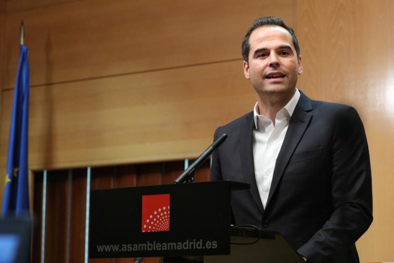 Aguado ironiza sobre la fractura interna en Cs aludiendo a las crisis de Podemos y PP