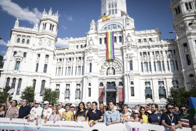Los rostros políticos que están a favor del Orgullo (y los que no)