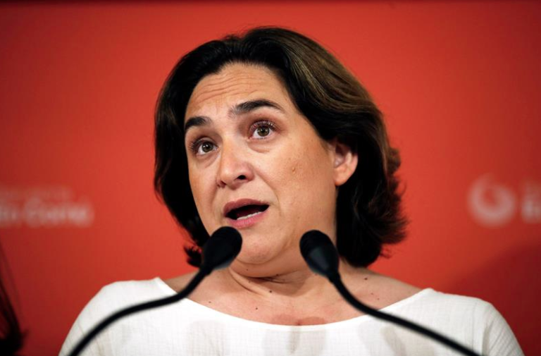 Colau asume que el reto del  Ayuntamiento de Barcelona es lograr un «clima político estable»