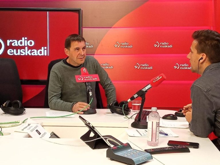 Otegi tacha de «inconcebible» el «cordón sanitario» del PSOE a EH Bildu