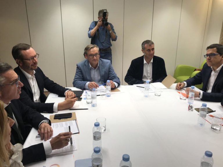 PP y Ciudadanos buscan el apoyo del PAR e ignoran a Vox en Aragón