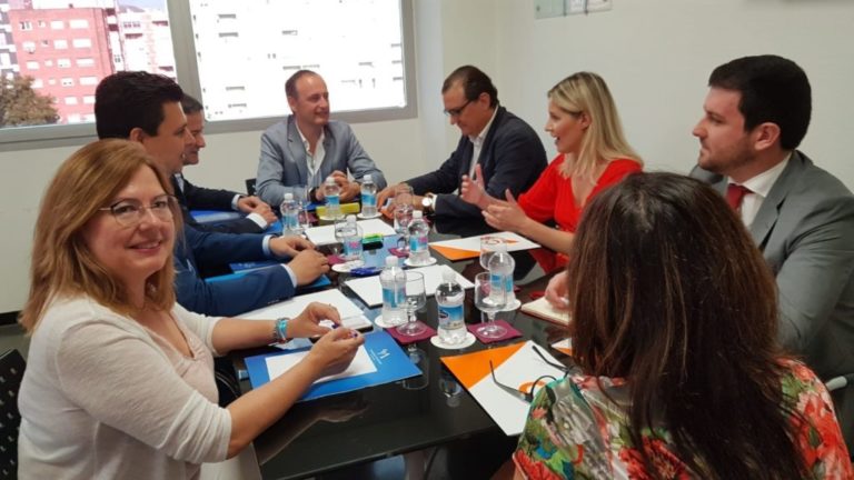 PP y Ciudadanos acuerdan gobernar en Murcia a la espera de Vox