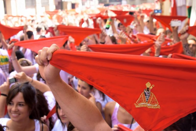 Una concejala de Navarra Suma denuncia a un edil de Bildu por agresiones durante el chupinazo de San Fermín