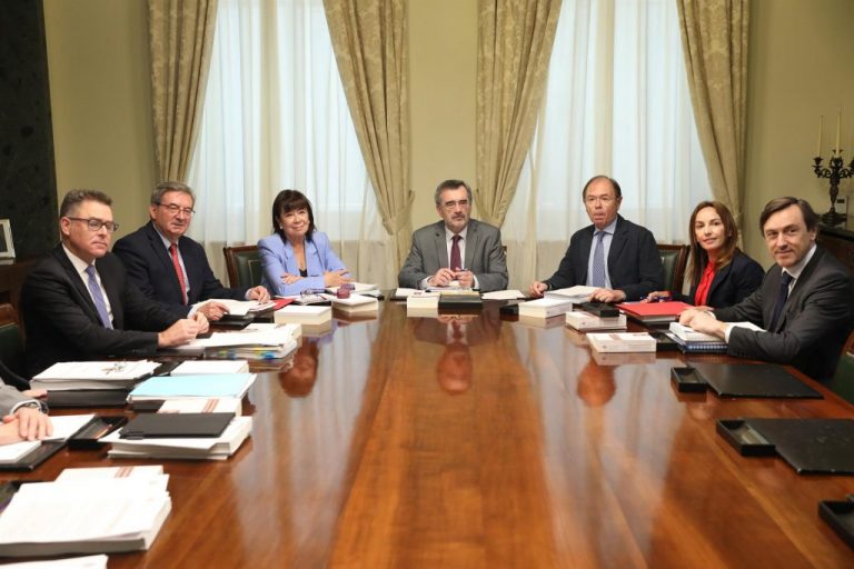 Rafael Hernando acusa al presidente del Senado de ser un «monaguillo de Sánchez»