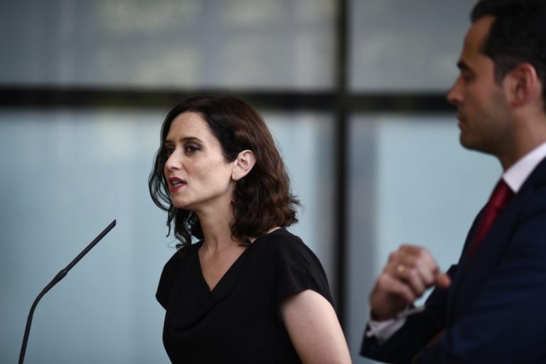 Díaz Ayuso respalda a Vox y critica  a Cs por avergonzarse de pedir sus votos