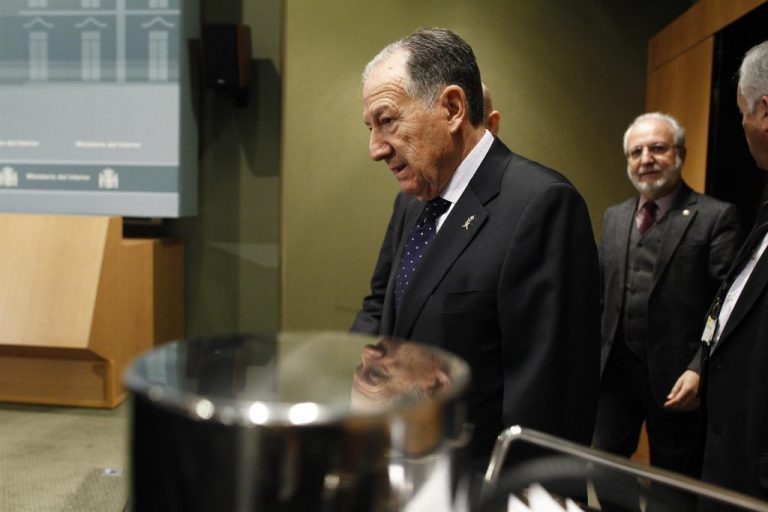 El director del CNI cesa tras una década y el Gobierno no puede sustituirle