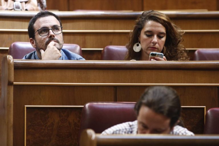 IU pide a Podemos pactar un acuerdo programático con el PSOE