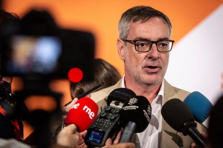 Villegas tilda de «teatro» la negociación entre Sánchez e Iglesias