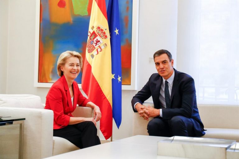 Von der Leyen y Sánchez se comprometen a «actuar juntos»
