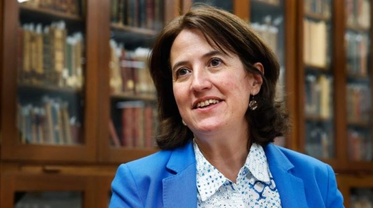 Confidencias e insultos de políticos cuando no saben que los oyen