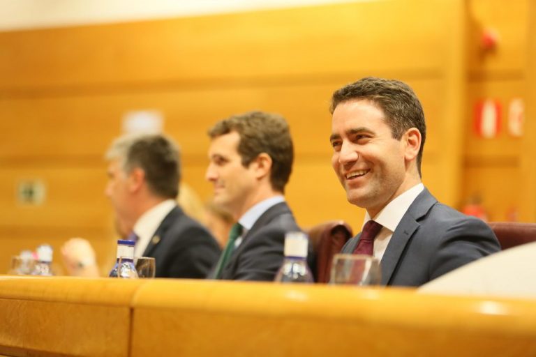 El farol del PP: ni Sánchez ni otro candidato socialista