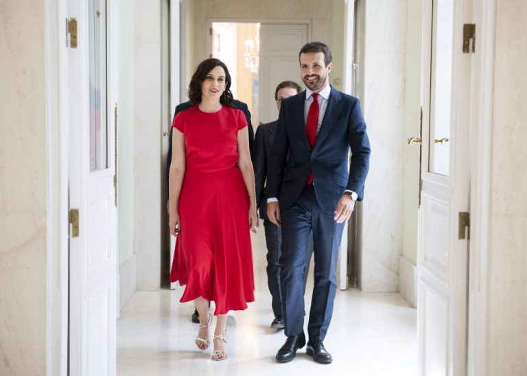 Casado y Díaz Ayuso piden movilizarse contra “la izquierda radical”