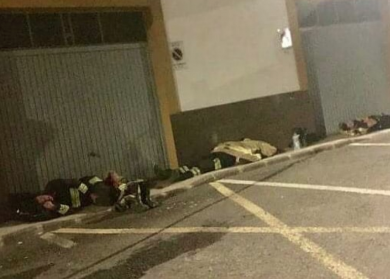 Un bombero de Gran Canaria: «Salvo a personas que se ahogan por gente como tú»