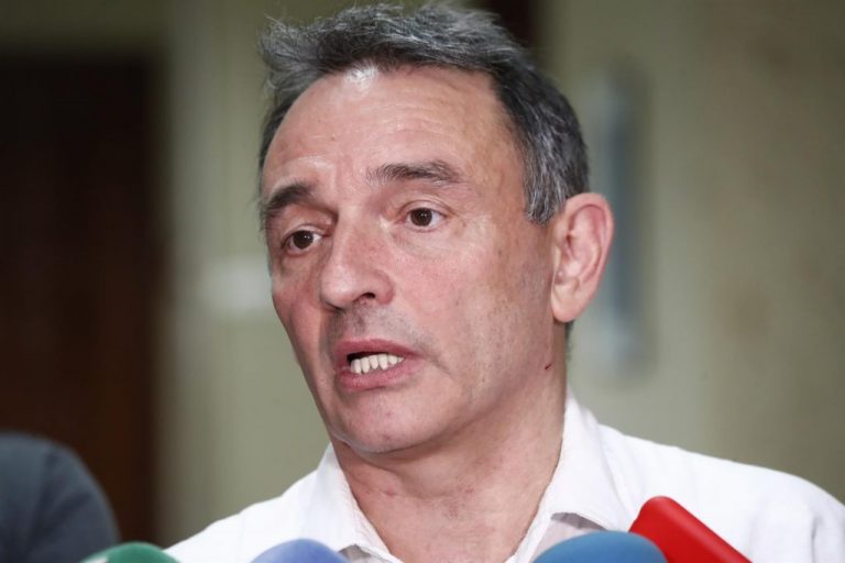 IU no se opondría a una reunión a solas con el PSOE