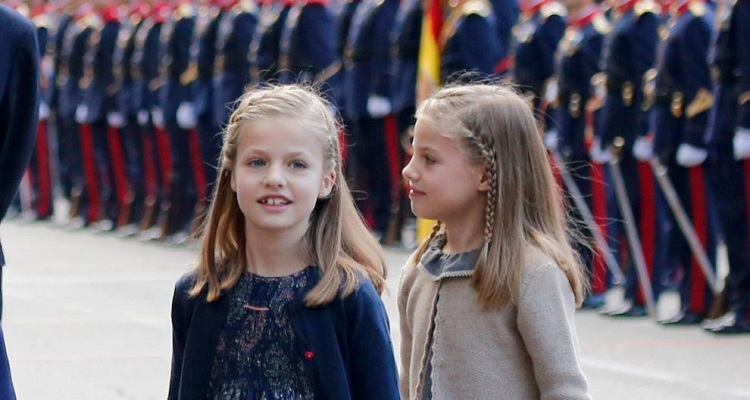 Así llevan Leonor y Sofía sus vacaciones ante las cámaras 6 Moncloa Leonor Sofia